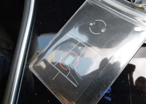 2021 Tesla Model Y Long Range Dual Motor All-Wheel Drive из США, поврежденный, VIN 5YJYGDEE9MF067293